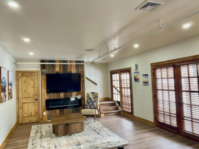 Luxury 2 Bedroom Townhome 102